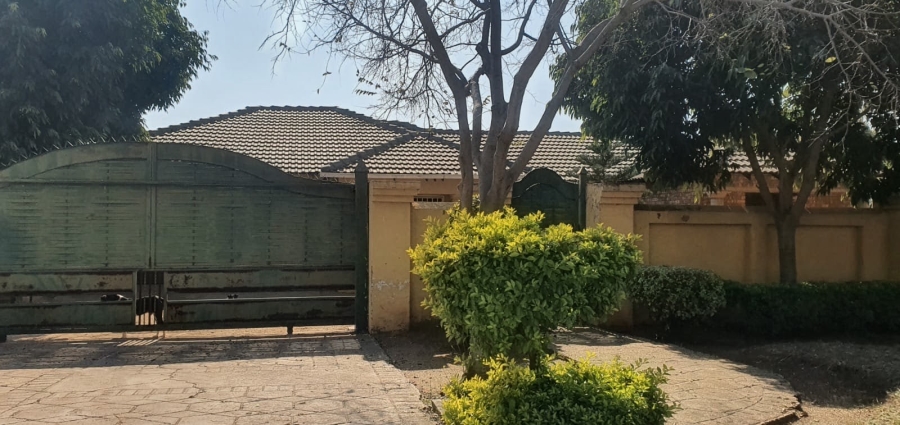 3 Bedroom Property for Sale in Kirkney Gauteng