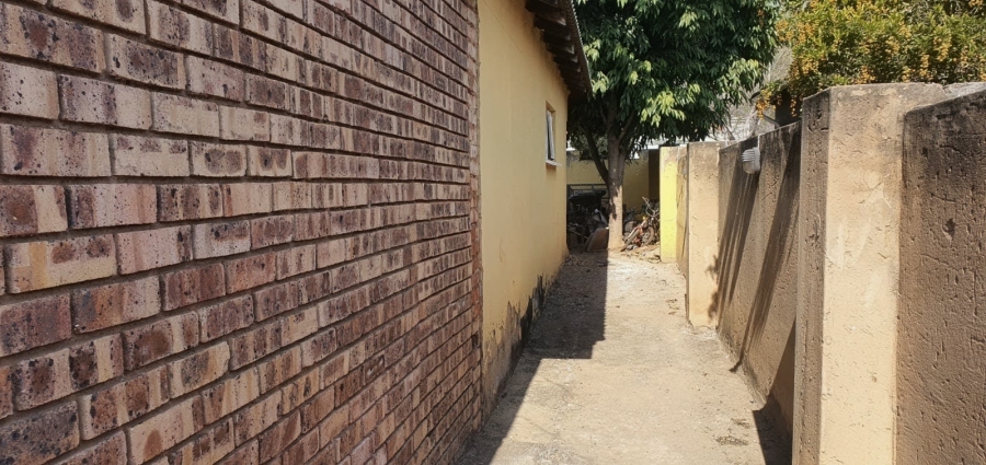3 Bedroom Property for Sale in Kirkney Gauteng