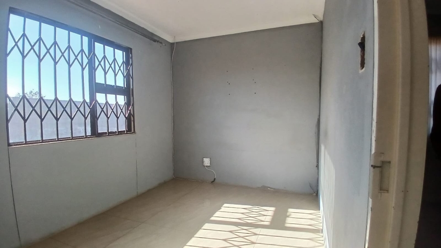 2 Bedroom Property for Sale in Toekomsrus Gauteng