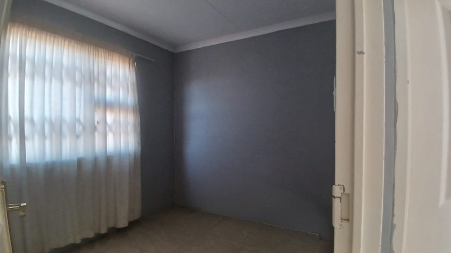 2 Bedroom Property for Sale in Toekomsrus Gauteng
