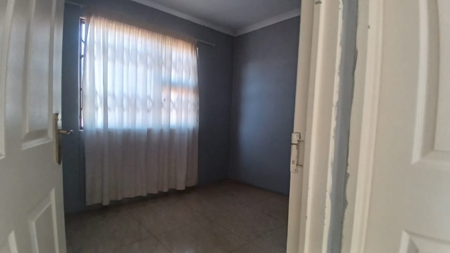 2 Bedroom Property for Sale in Toekomsrus Gauteng