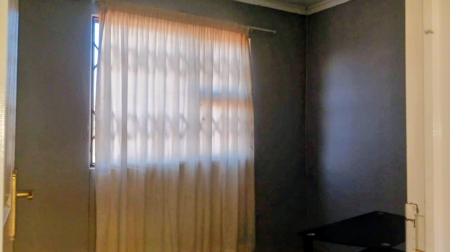 2 Bedroom Property for Sale in Toekomsrus Gauteng