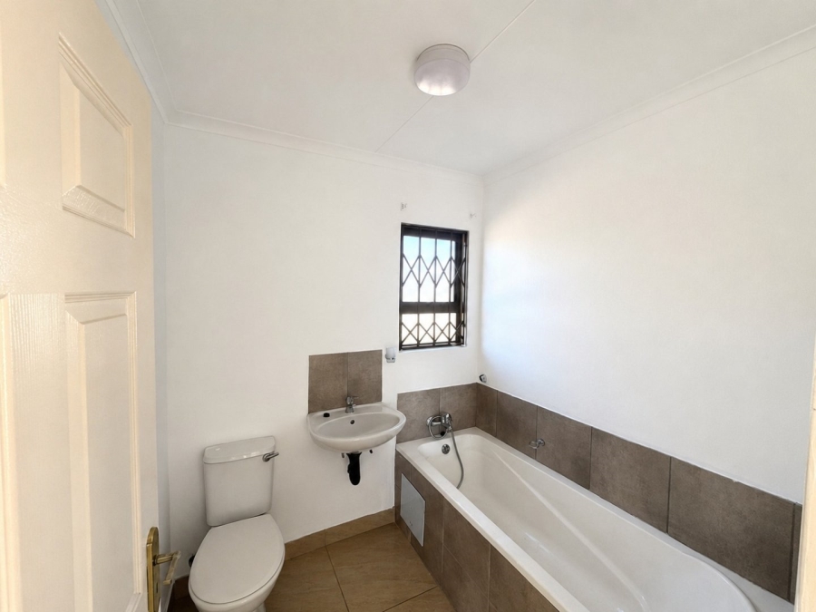 2 Bedroom Property for Sale in Toekomsrus Gauteng