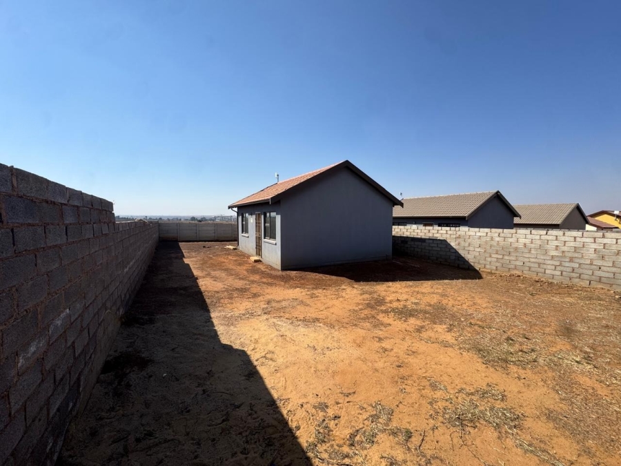 2 Bedroom Property for Sale in Toekomsrus Gauteng