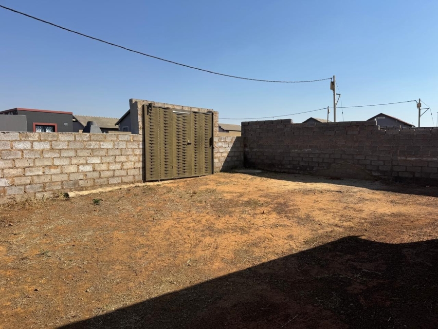 2 Bedroom Property for Sale in Toekomsrus Gauteng
