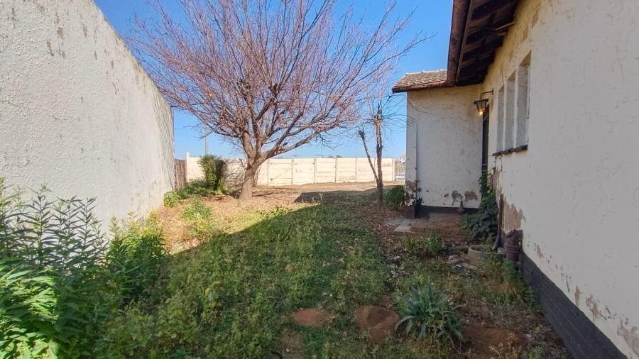 3 Bedroom Property for Sale in Finsbury Gauteng