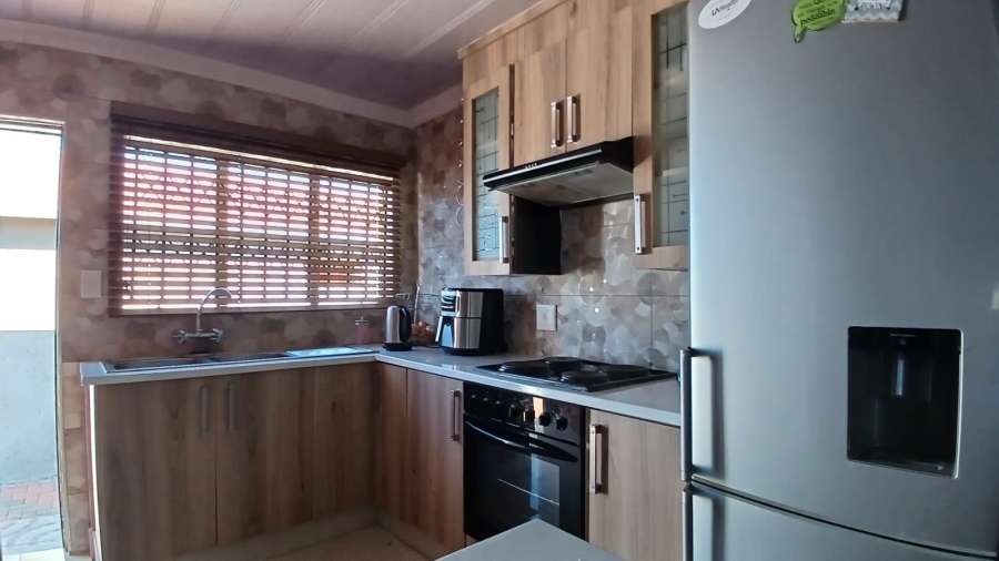 2 Bedroom Property for Sale in Lower Finsbury Gauteng