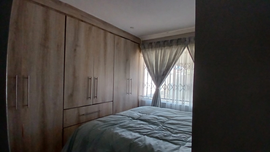 2 Bedroom Property for Sale in Lower Finsbury Gauteng