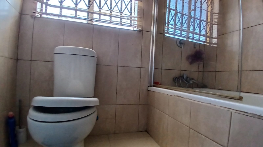 2 Bedroom Property for Sale in Lower Finsbury Gauteng