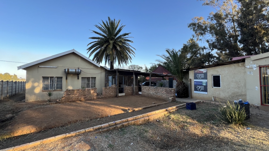 4 Bedroom Property for Sale in Tenacre A H Gauteng