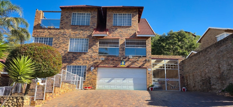 5 Bedroom Property for Sale in Rant En Dal Gauteng