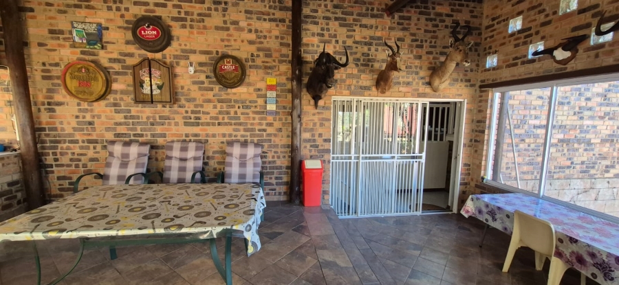 5 Bedroom Property for Sale in Rant En Dal Gauteng