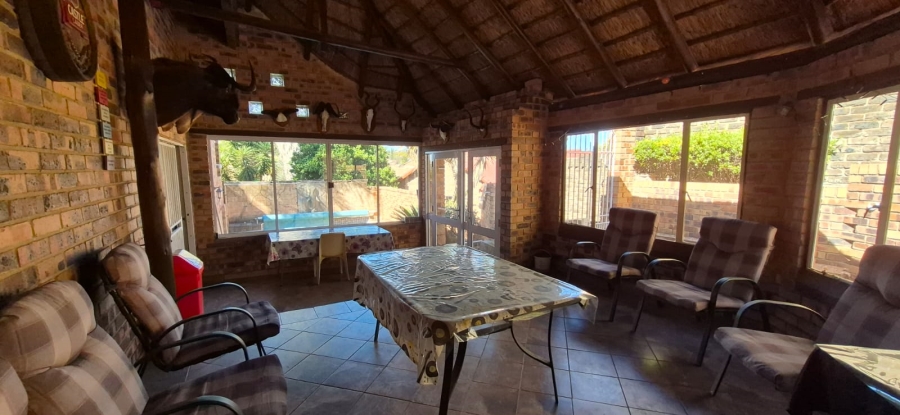 5 Bedroom Property for Sale in Rant En Dal Gauteng