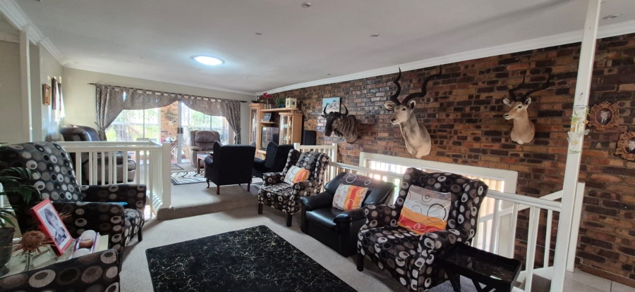 5 Bedroom Property for Sale in Rant En Dal Gauteng