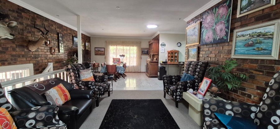 5 Bedroom Property for Sale in Rant En Dal Gauteng