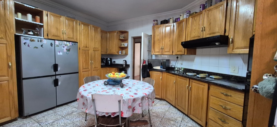 5 Bedroom Property for Sale in Rant En Dal Gauteng