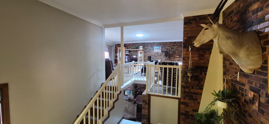 5 Bedroom Property for Sale in Rant En Dal Gauteng