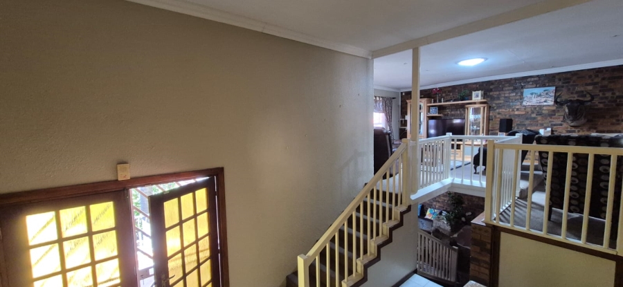 5 Bedroom Property for Sale in Rant En Dal Gauteng
