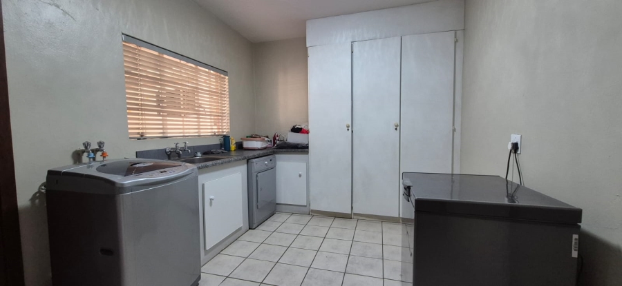 5 Bedroom Property for Sale in Rant En Dal Gauteng