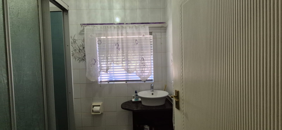 5 Bedroom Property for Sale in Rant En Dal Gauteng
