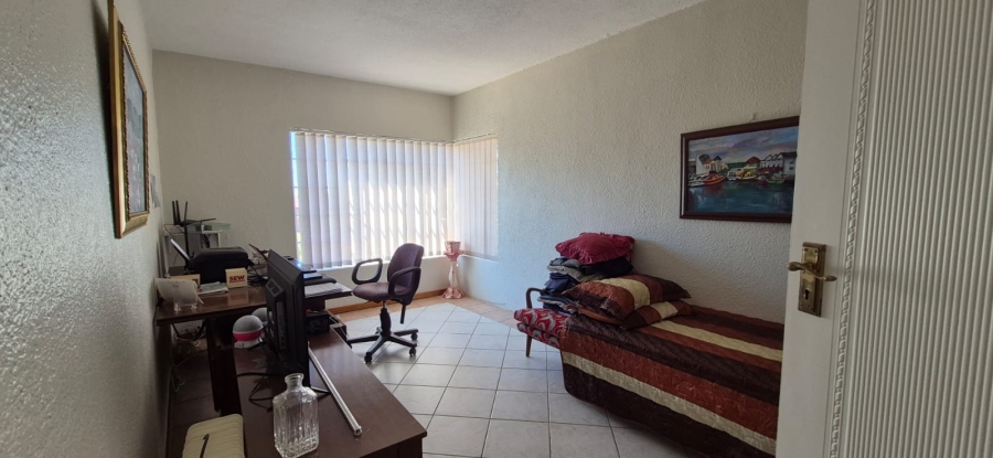 5 Bedroom Property for Sale in Rant En Dal Gauteng