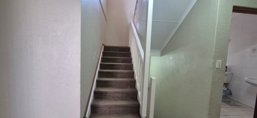 5 Bedroom Property for Sale in Rant En Dal Gauteng