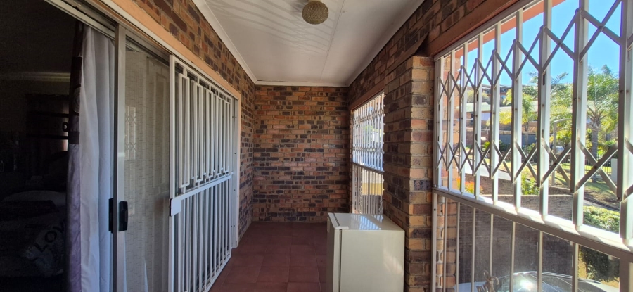 5 Bedroom Property for Sale in Rant En Dal Gauteng