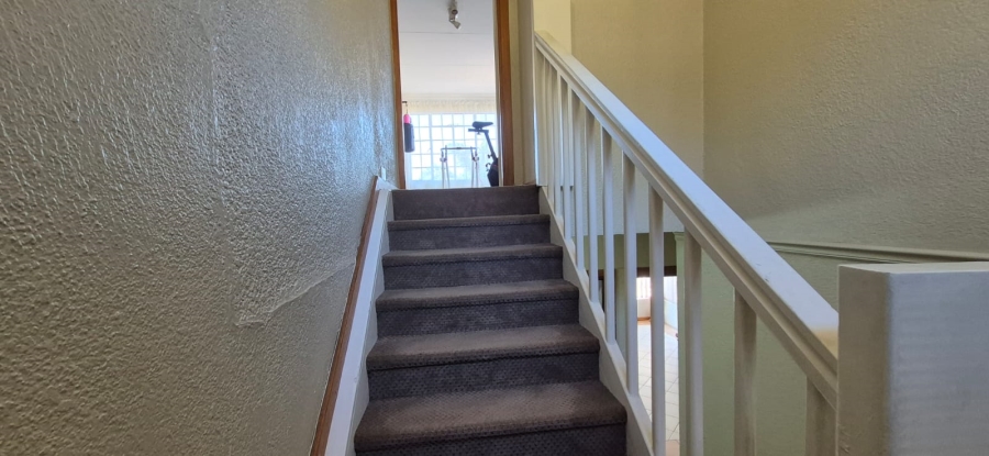 5 Bedroom Property for Sale in Rant En Dal Gauteng