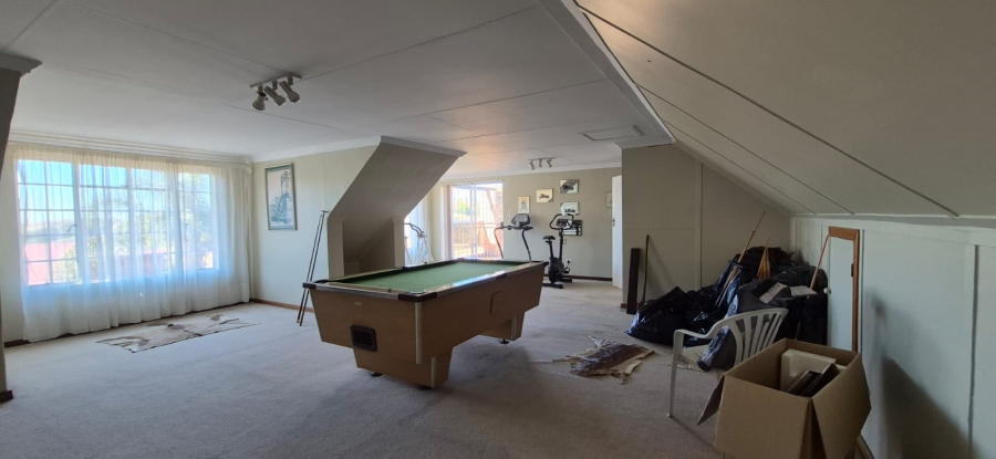 5 Bedroom Property for Sale in Rant En Dal Gauteng