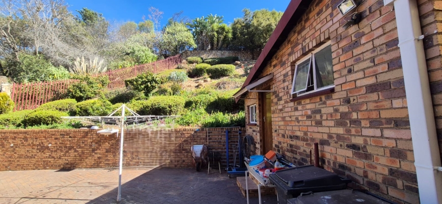 5 Bedroom Property for Sale in Rant En Dal Gauteng