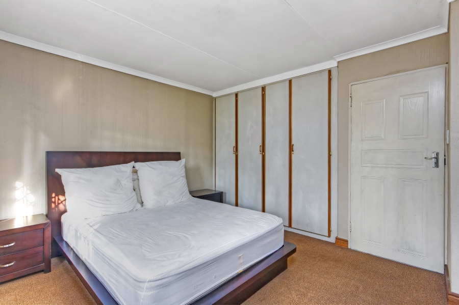 2 Bedroom Property for Sale in Sunninghill Gauteng