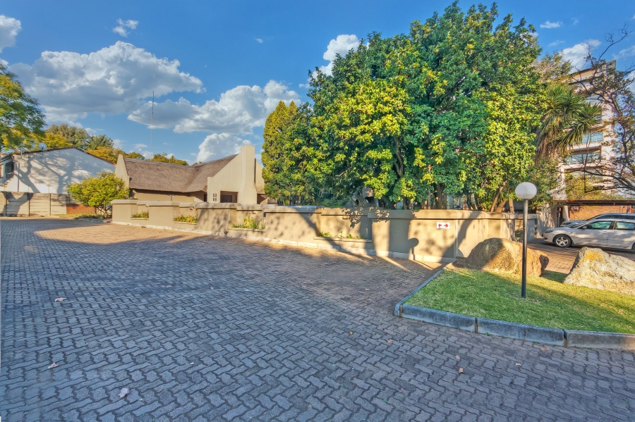 2 Bedroom Property for Sale in Sunninghill Gauteng