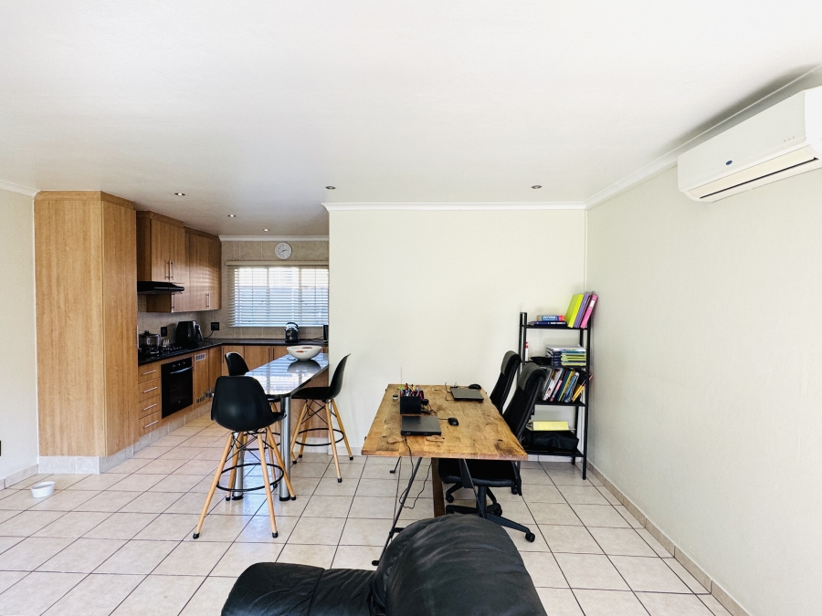 3 Bedroom Property for Sale in Thatchfield Close Gauteng