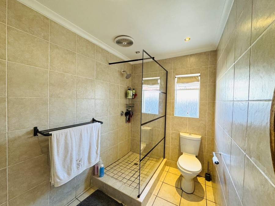 3 Bedroom Property for Sale in Thatchfield Close Gauteng
