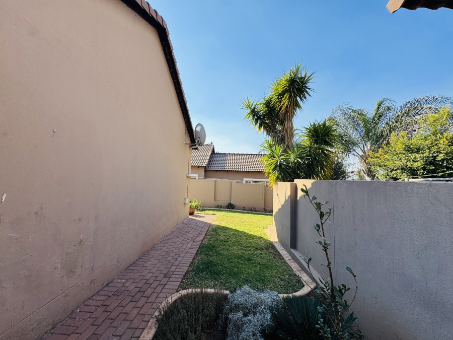 3 Bedroom Property for Sale in Thatchfield Close Gauteng