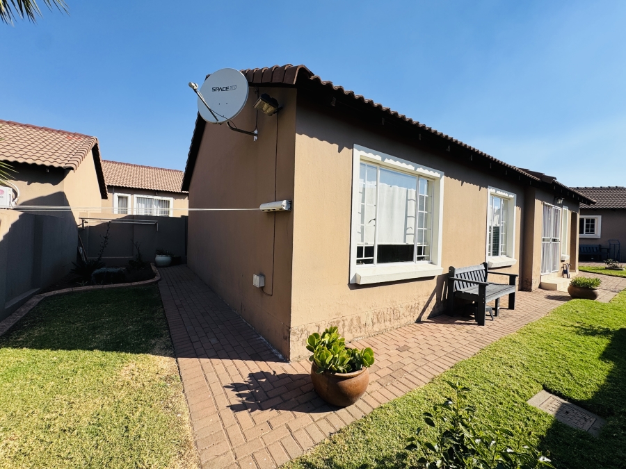 3 Bedroom Property for Sale in Thatchfield Close Gauteng