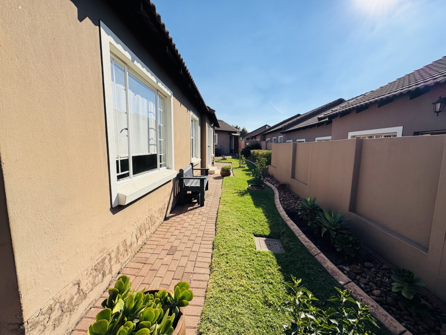 3 Bedroom Property for Sale in Thatchfield Close Gauteng