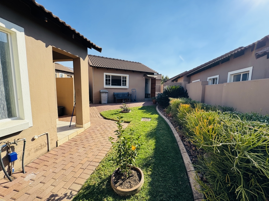 3 Bedroom Property for Sale in Thatchfield Close Gauteng