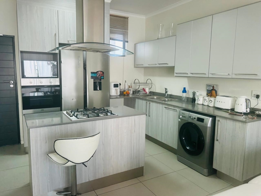 2 Bedroom Property for Sale in Erand Gardens Gauteng
