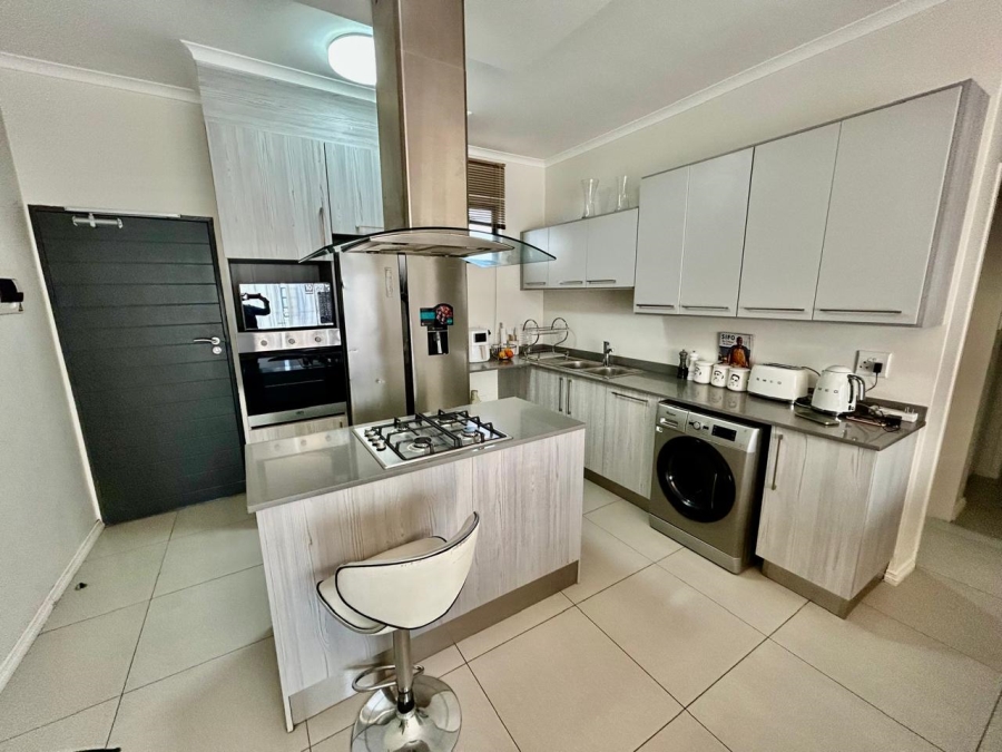 2 Bedroom Property for Sale in Erand Gardens Gauteng
