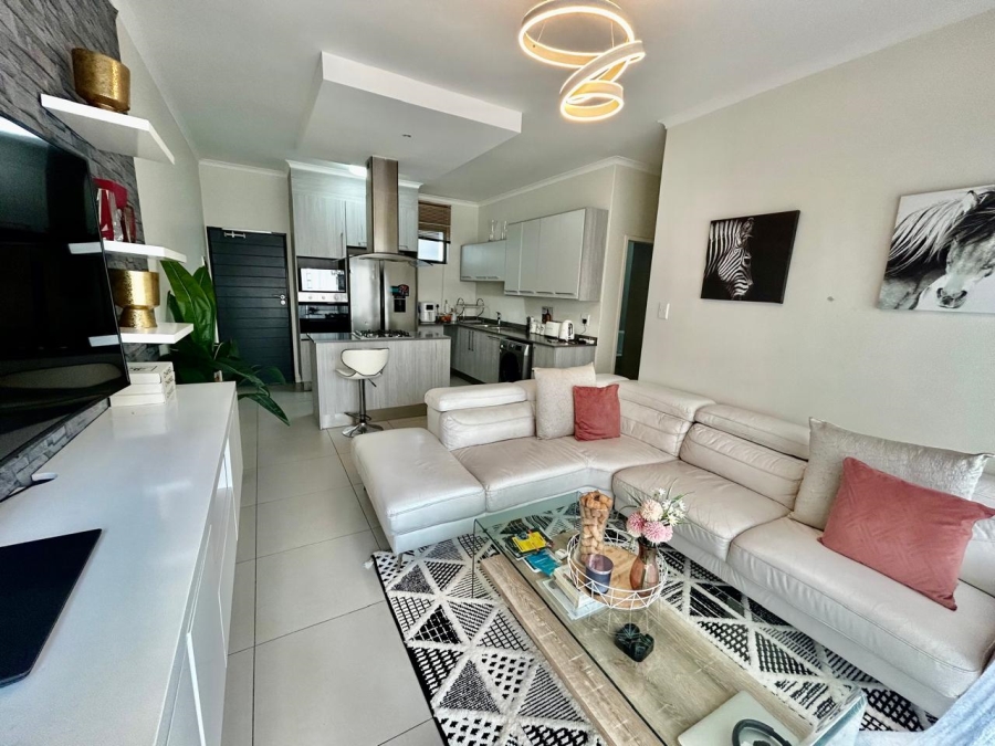 2 Bedroom Property for Sale in Erand Gardens Gauteng