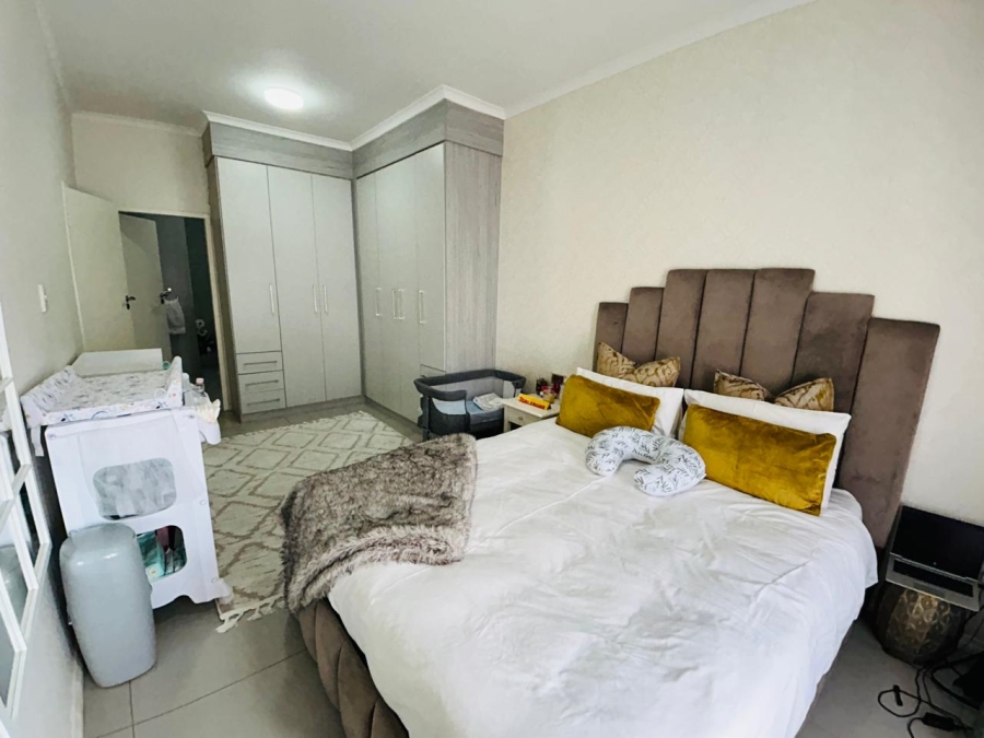 2 Bedroom Property for Sale in Erand Gardens Gauteng