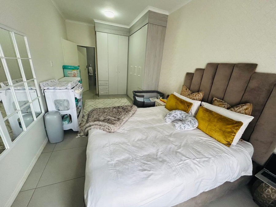 2 Bedroom Property for Sale in Erand Gardens Gauteng