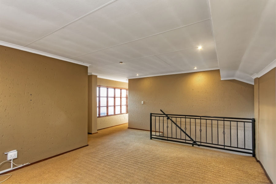 4 Bedroom Property for Sale in Beverley Gauteng