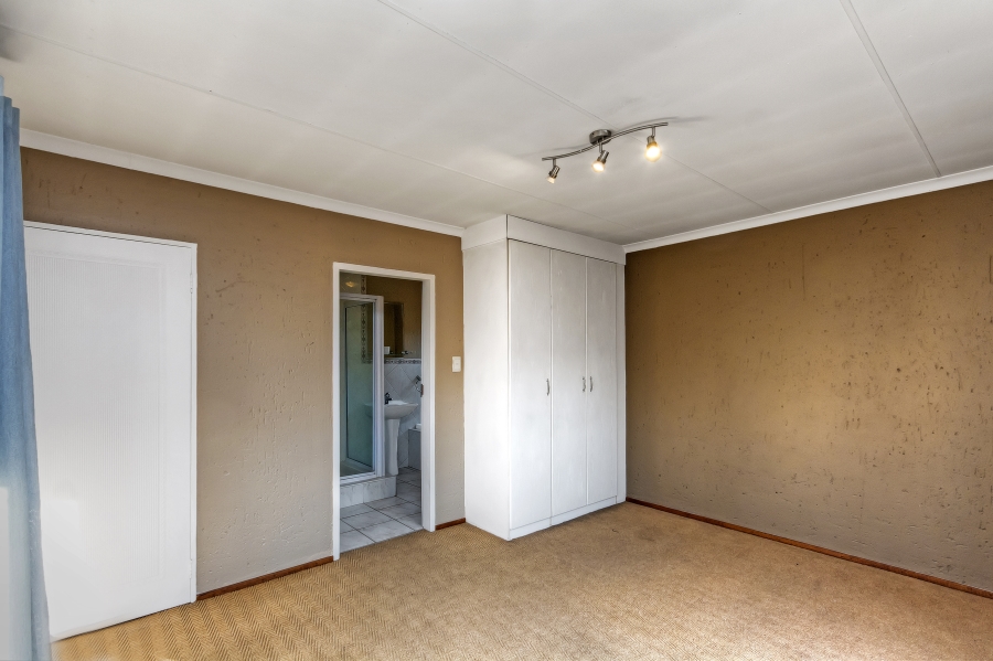 4 Bedroom Property for Sale in Beverley Gauteng