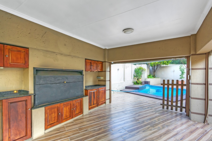 4 Bedroom Property for Sale in Beverley Gauteng