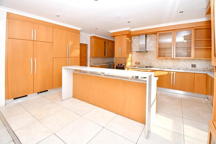 5 Bedroom Property for Sale in Waterfall Country Village Gauteng