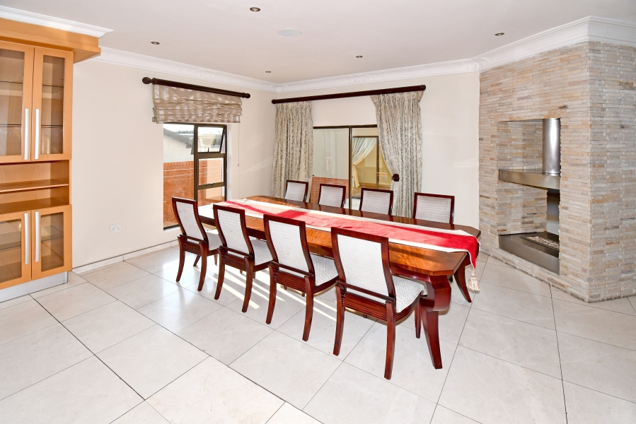 5 Bedroom Property for Sale in Waterfall Country Village Gauteng