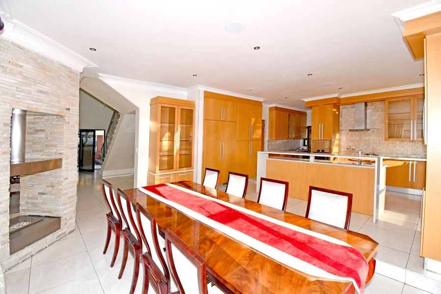 5 Bedroom Property for Sale in Waterfall Country Village Gauteng