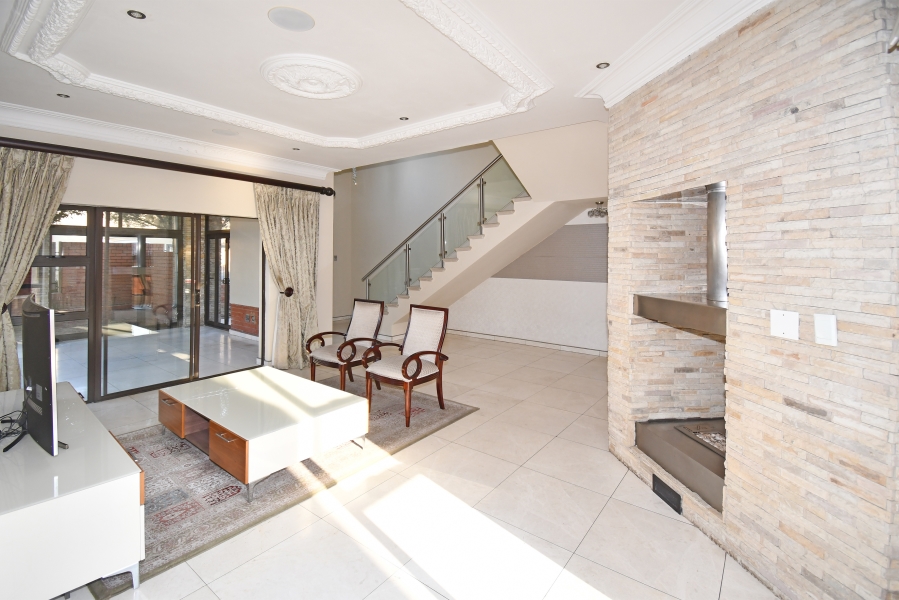 5 Bedroom Property for Sale in Waterfall Country Village Gauteng